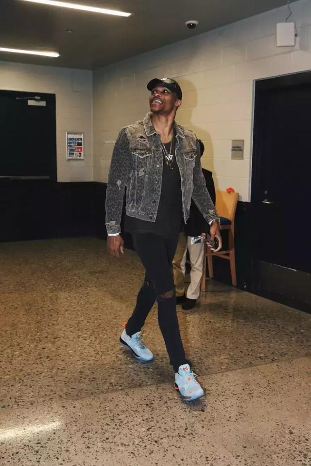 曼城24次对德国球队仅输1场，且23场主场小组赛／联赛阶段不败（曼城对德仅负一场，主场小组赛／联赛阶段已23场不败）