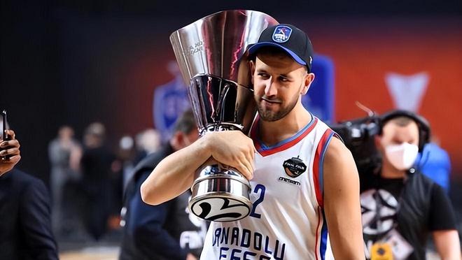 劳塔罗：齐沃带来了极大的能量；我们已让国米回到应有的位置（劳塔罗：齐沃为球队注入强劲动力，国米已重返应有高度）