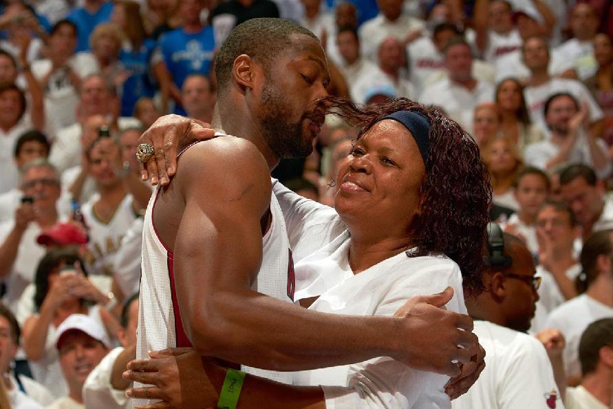 本赛季联盟共有11次35分+10助攻，东契奇一人独占4次（本季联盟诞生11次35分10助攻，东契奇一人贡献4次）